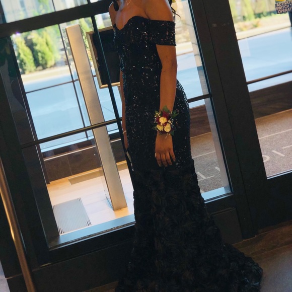 Black beautiful prom gown - Picture 4 of 4